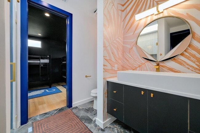 Building Photo - 7809 Woodrow Ave