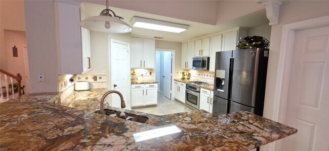 Building Photo - 16419 Red Crest Dr