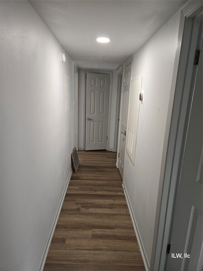 Building Photo - 815 Harvard St