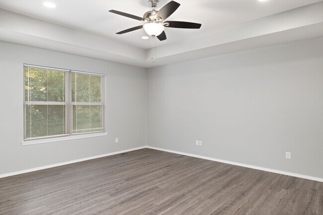 Building Photo - 662 S Long Dr
