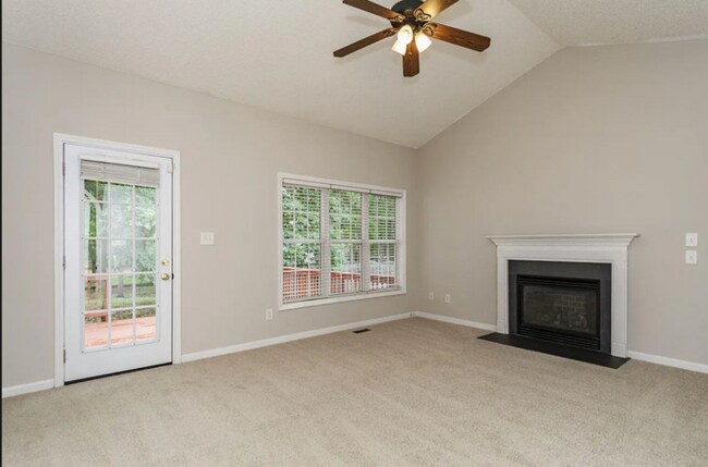 Building Photo - 3 Bedroom Ranch Near NCSU