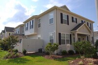 Building Photo - Lakefront Condo in Greenbrier