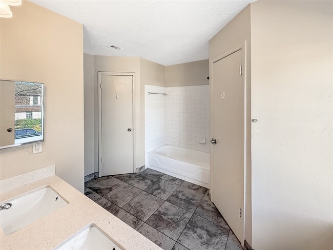 Building Photo - 20223 Regents Corner Ln