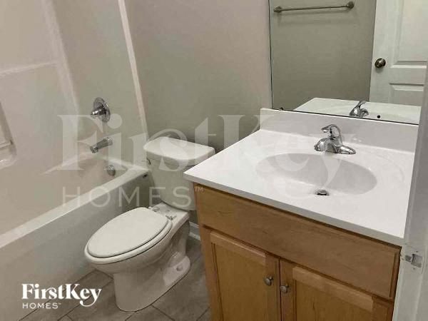 Building Photo - 100 Ash Ave NW