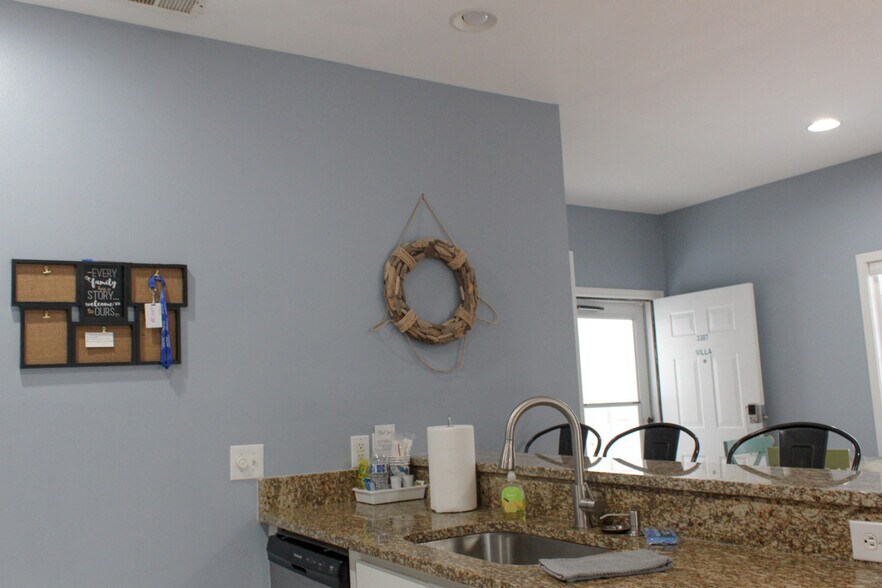 Building Photo - 125 Royal Poste Rd