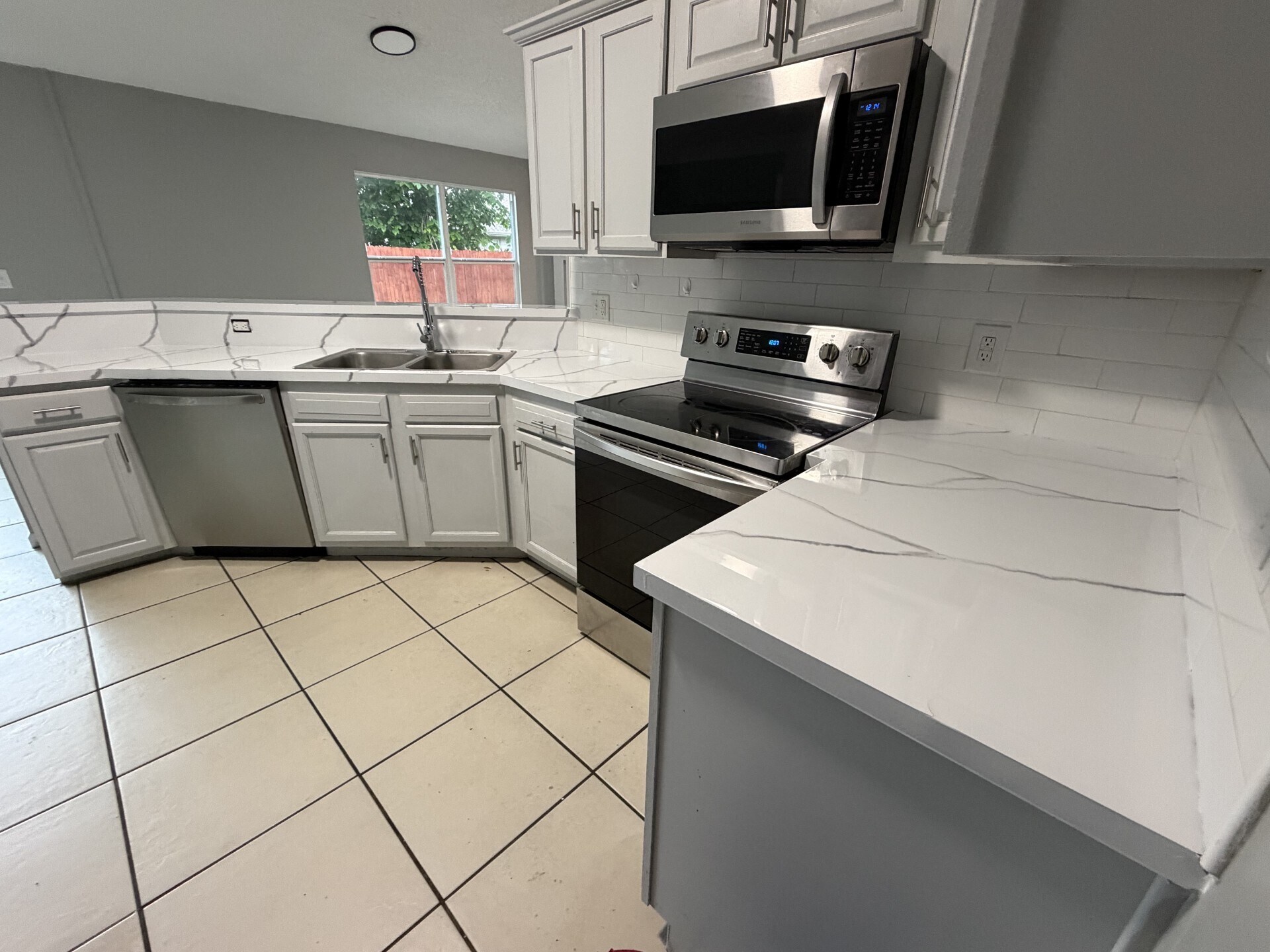 Building Photo - 424 Rolling Rock Ct