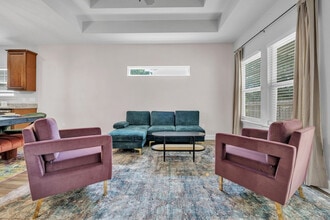 Building Photo - 1211 Paul Russell Rd