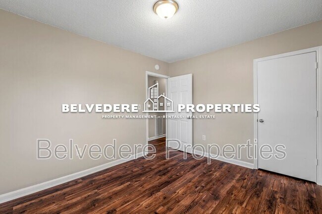 Building Photo - 2210 E Market St