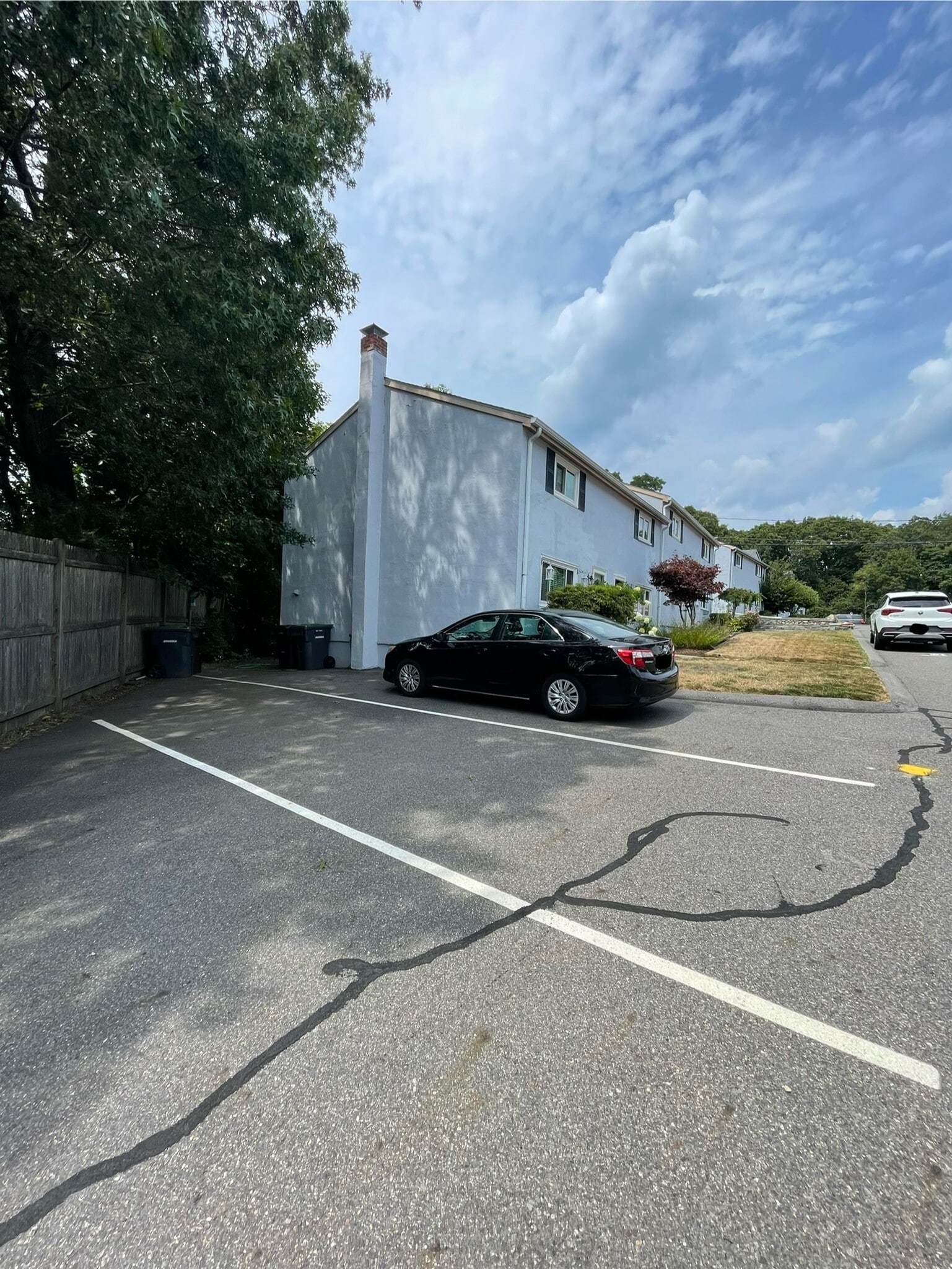 Building Photo - 4 Lewis Farm Rd