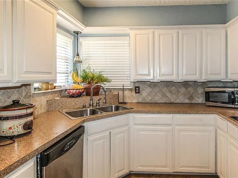 Building Photo - 2758 S Pickard Ave