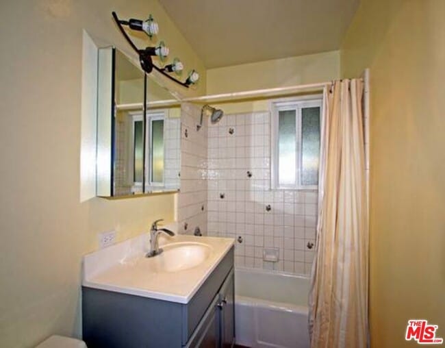 Building Photo - 3542 Greenwood Ave