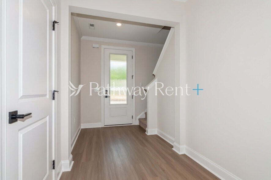 Building Photo - 108 Rills Xing Wy