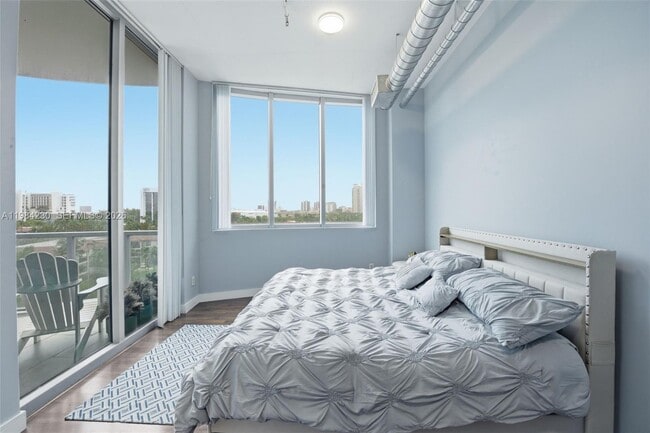 Building Photo - 3029 NE 188th St