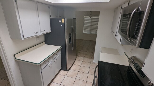 Building Photo - Beautiful Townhouse - 3 bed & 2 bath in Gr...