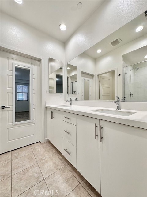 Building Photo - 21042 Cornerstone Dr