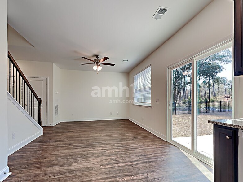 Building Photo - 146 Blackstone Dr