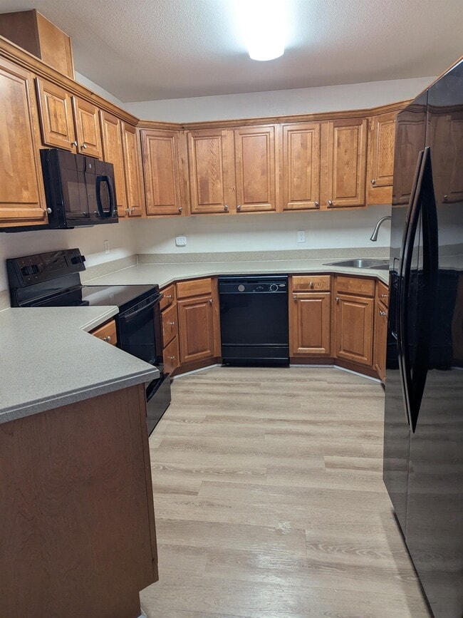 Building Photo - 2410 Quazar Cir