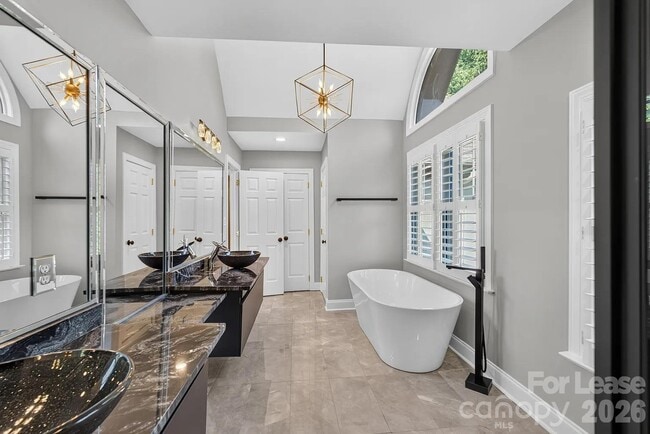 Building Photo - 4811 Old Course Dr