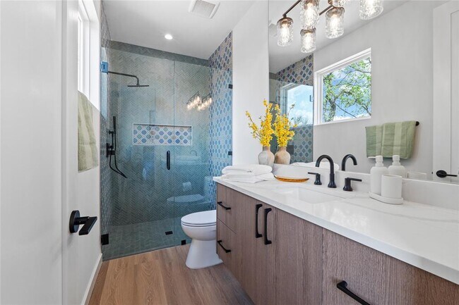 Building Photo - 506 Krebs Ln