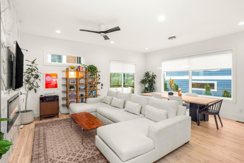 Building Photo - 2210 14th Ave N