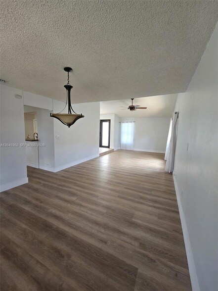 Building Photo - 740 SW 99th Ct