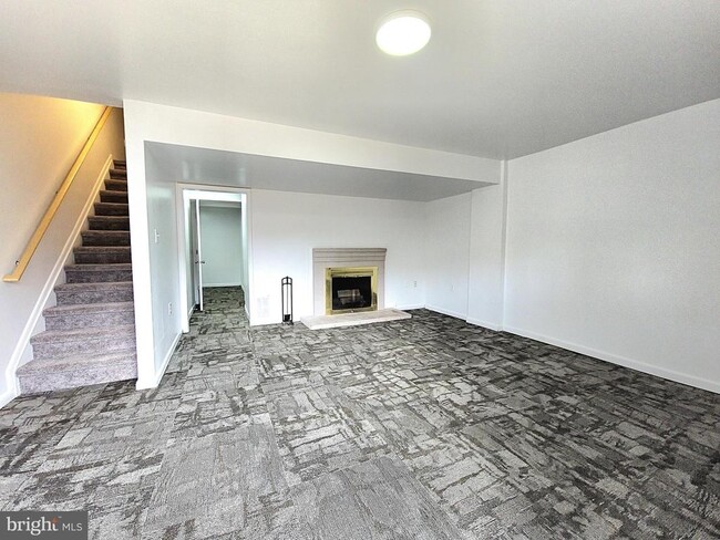 Building Photo - 14632 Earlham Ct