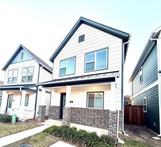 Building Photo - 1830 NE Green Oaks Blvd