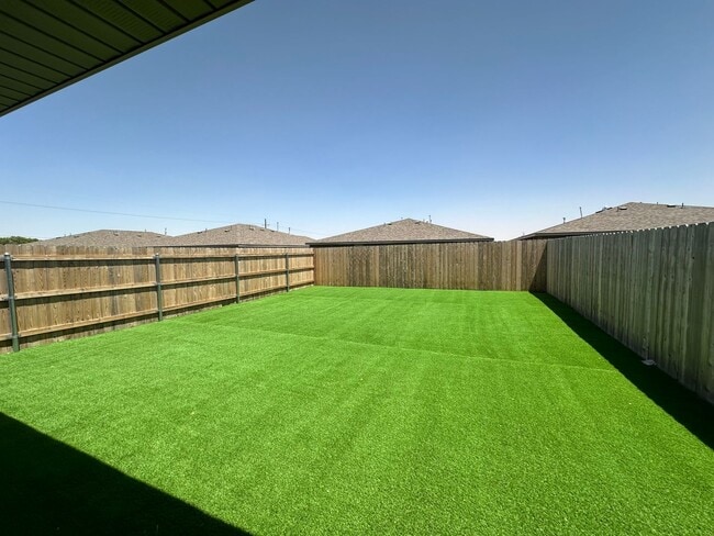 Building Photo - Stylish and Modern 3-Bedroom Duplex for Re...