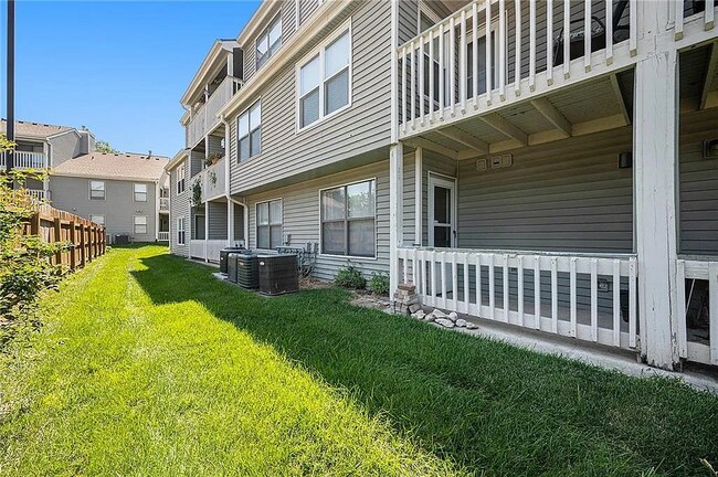 Building Photo - 8811 W 106th Ter