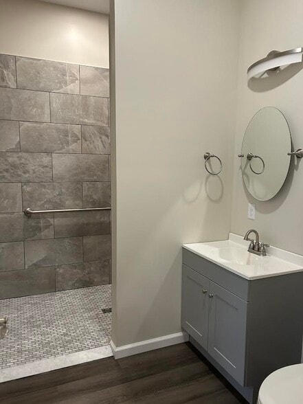 Building Photo - 127 Lake St