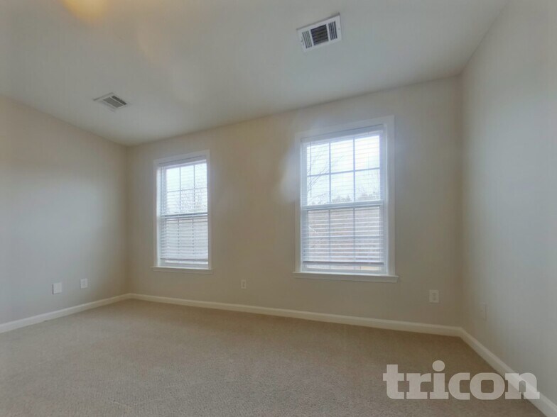 Building Photo - 5275 Argyll Ln