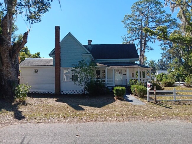 Building Photo - 206 2nd St NW