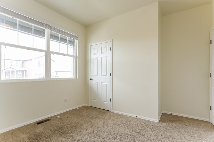 Building Photo - 535 Hermosa St