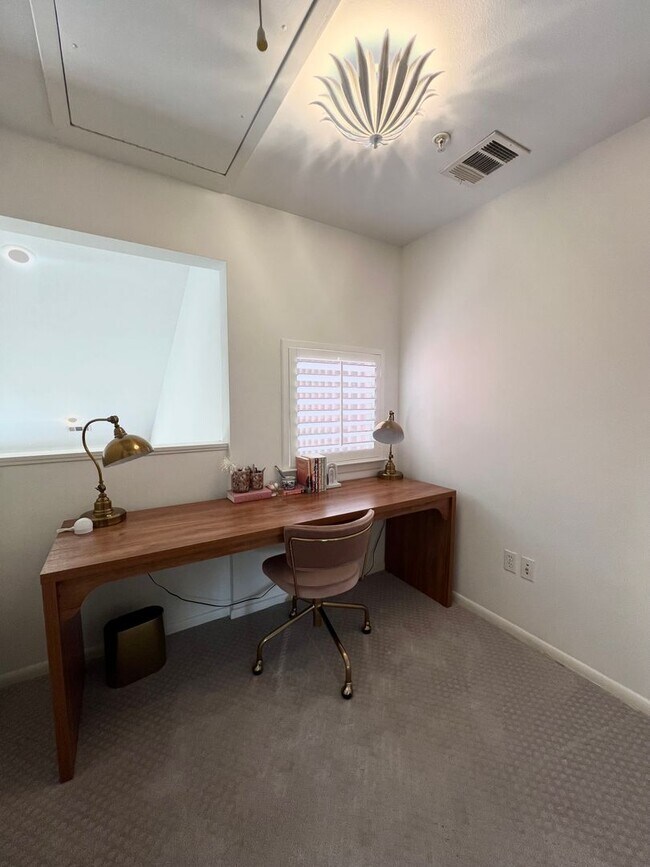 Building Photo - Spacious 3-Bedroom Home for Rent!