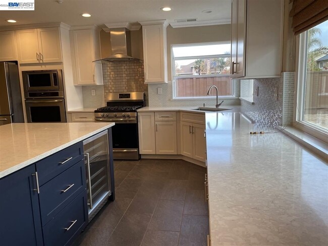 Building Photo - 1393 Arrowhead Ave