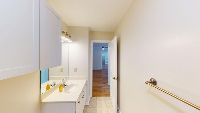 Building Photo - Spacious 3 Bedroom Home in Ashland City!