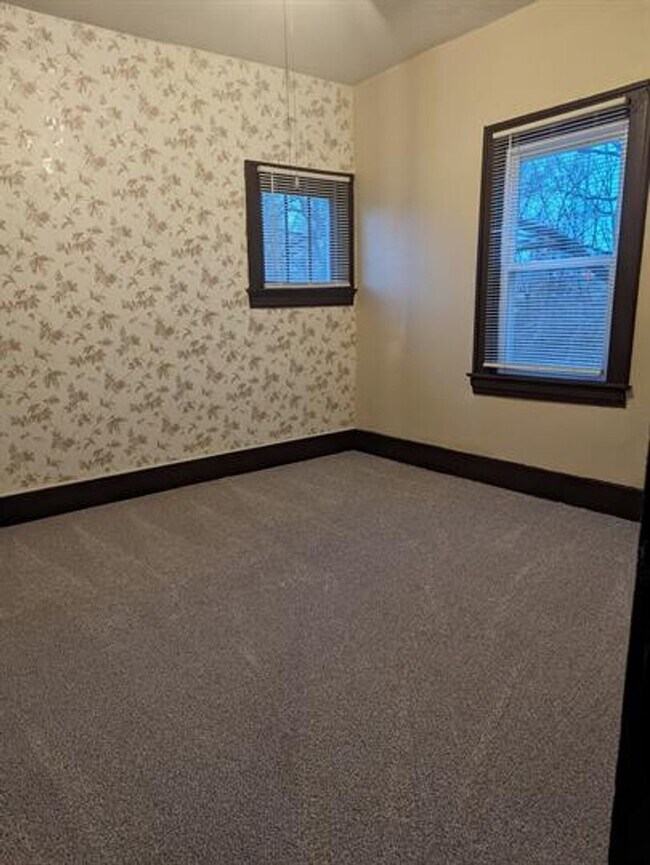 Building Photo - 3907 Northwestern Pkwy