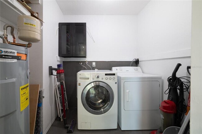 Building Photo - 1097 Eden Isle Blvd NE