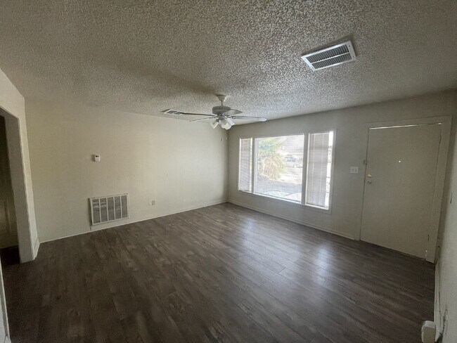 Building Photo - Charming 2-Bedroom Retreat in the Heart of Lubbock