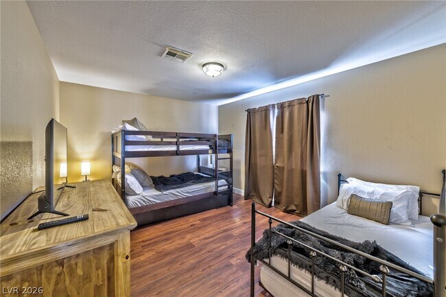 Building Photo - 8971 Rolling Rock Dr