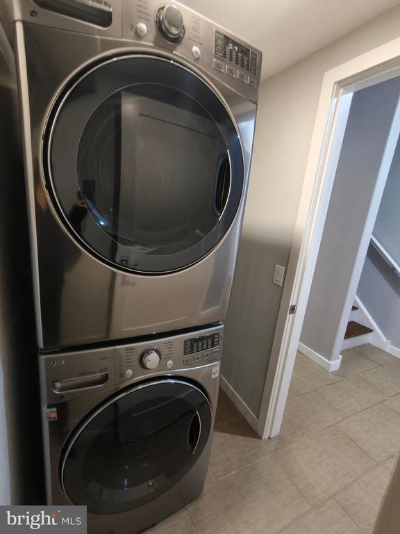 Building Photo - 1105 Mt Vernon St