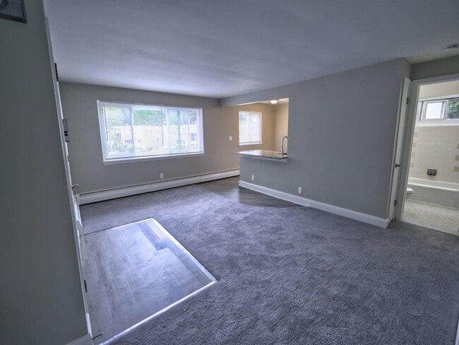 Building Photo - Village Green Court Apartments