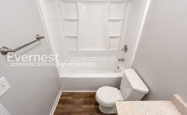 Building Photo - 1921 Dabbs Ave