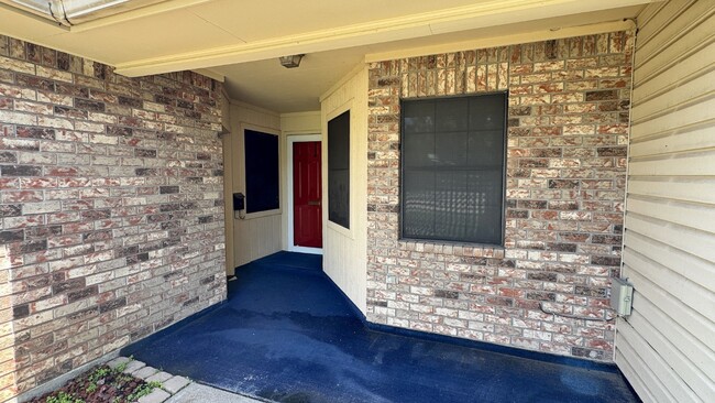 Building Photo - 204 Splane Dr