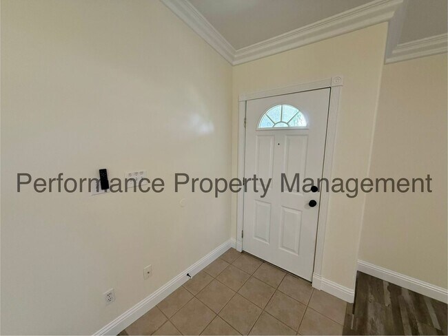 Building Photo - 10720 Anacostia Way
