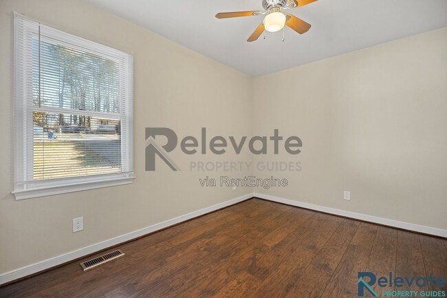 Building Photo - 2630 Beaver Falls Rd