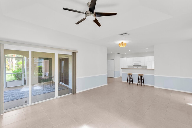 Building Photo - 1864 S Dovetail Dr