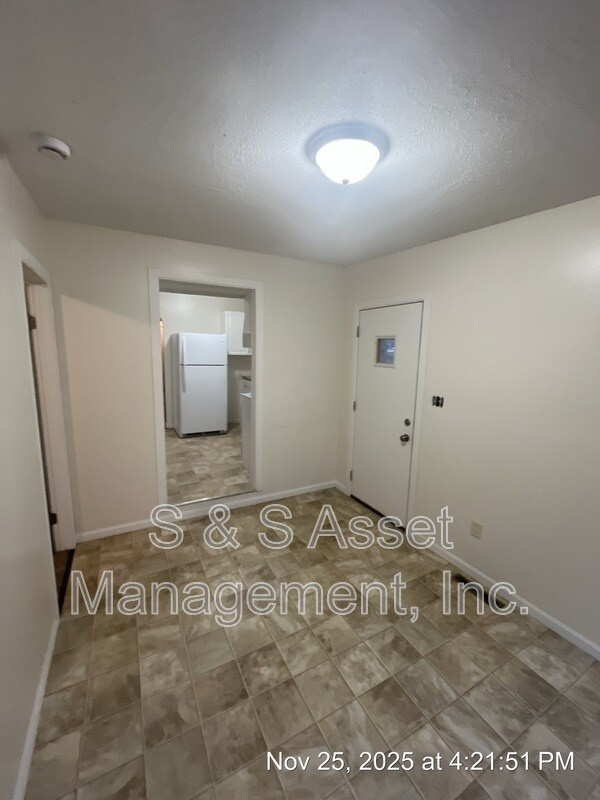 Building Photo - 6338 Rosedale Rd