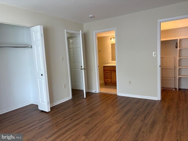 Building Photo - 9557 Coggs Bill Dr
