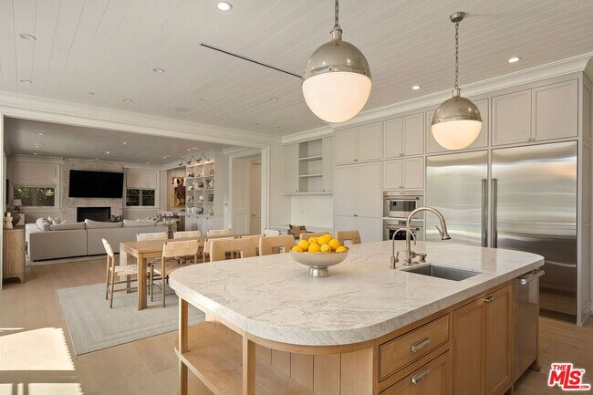 Building Photo - 15000 Altata Dr